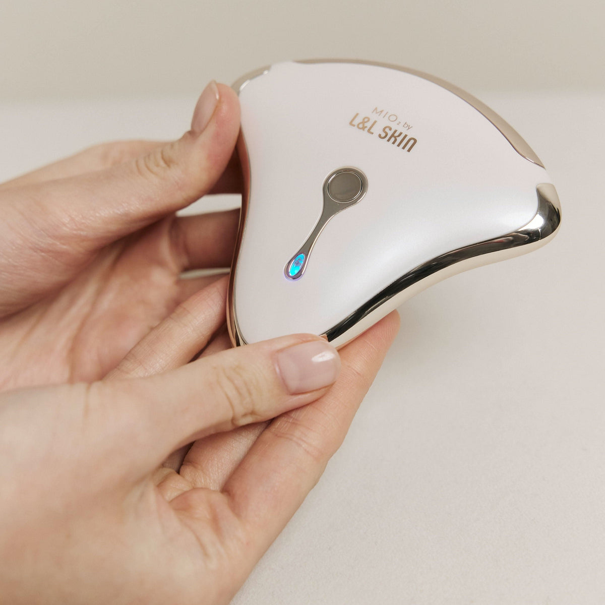MIO2 Electric Gua Sha Device | Lift, Sculpt & Natural Glow