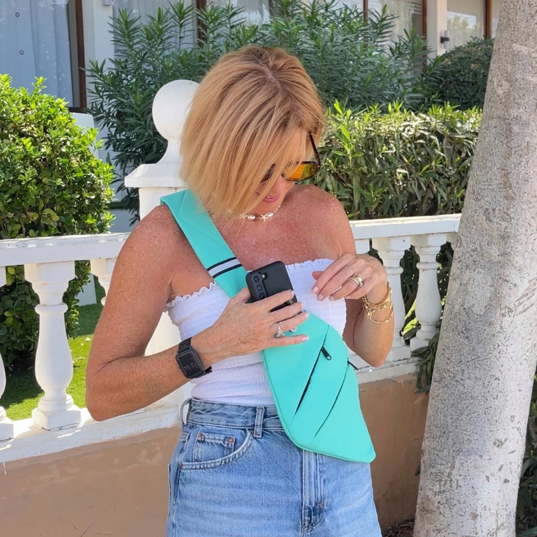 The Slim Carry 2 – Secure Everyday Crossbody With Smart Organization
