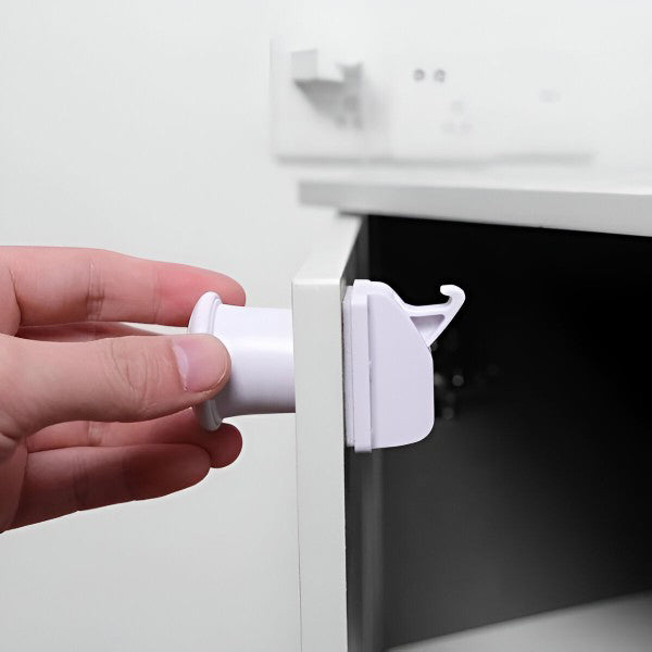 Magnetic Cabinet Locks (4 Pieces) | MAGCLASP™