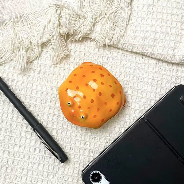 FrogPod™ 3D Frog-Shaped Earbud Case