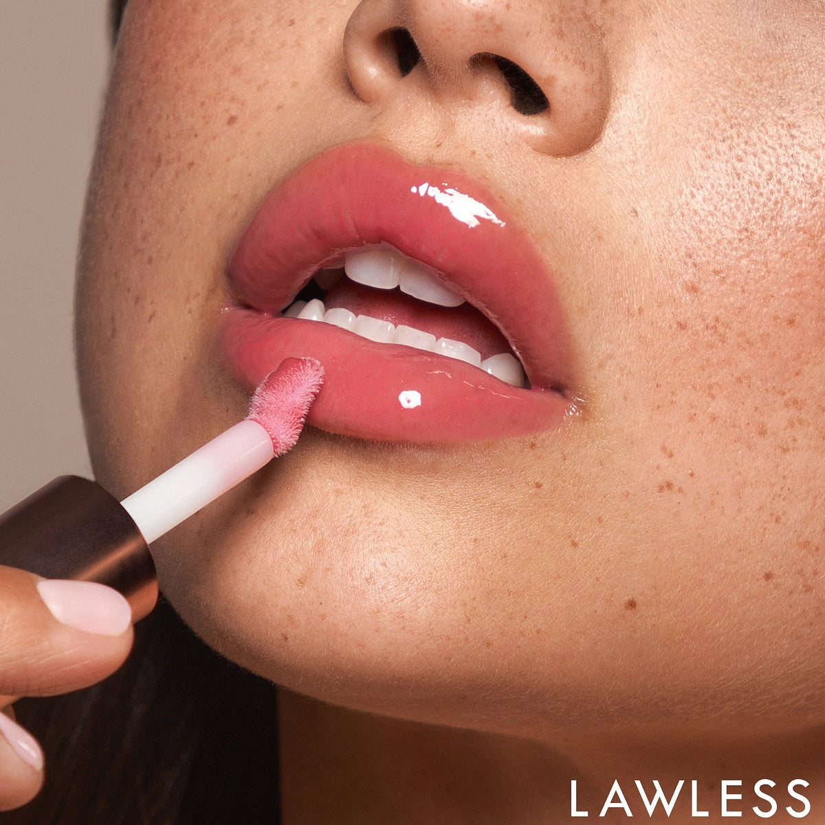 PlumpLuxe™ Volumizing Lip Treatment Gloss