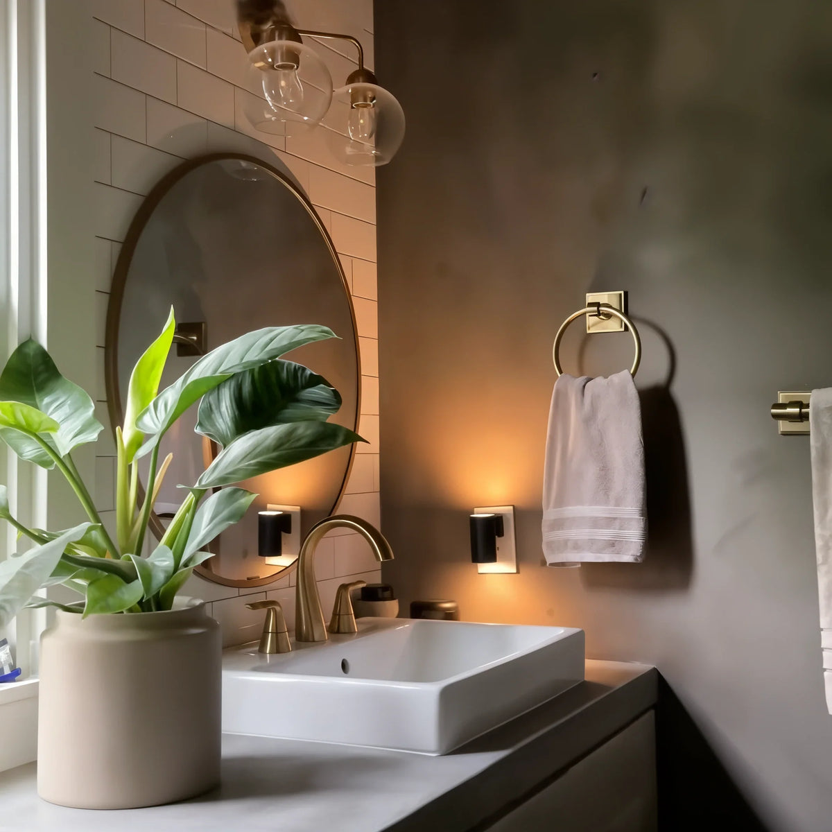 LumiSense™ Adaptive Glow Night Lamp