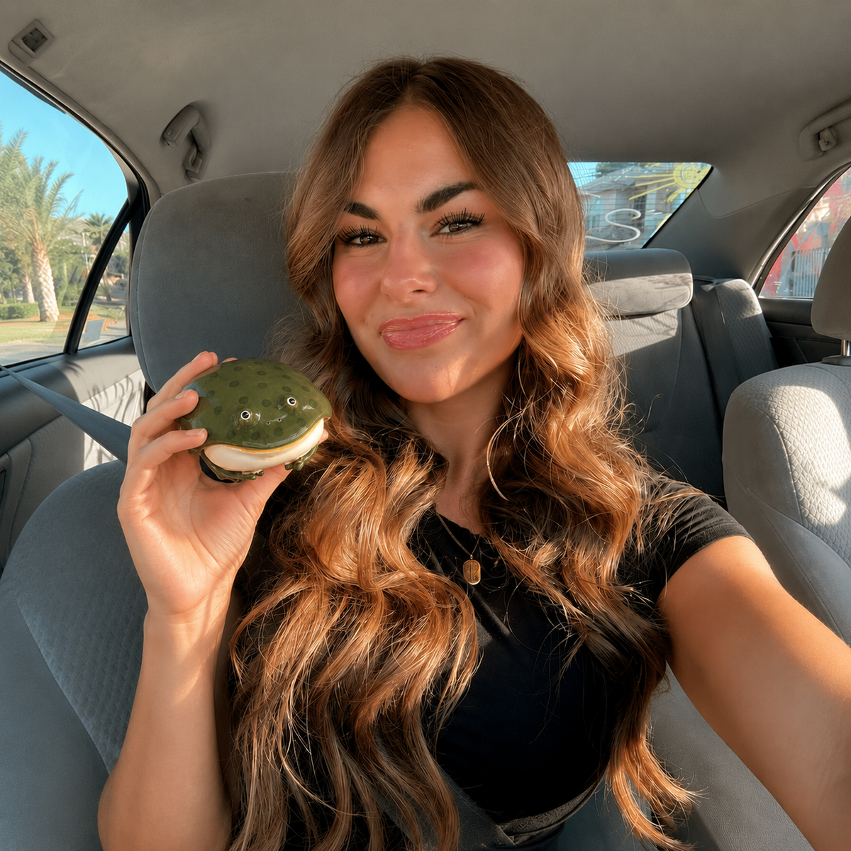 FrogPod™ 3D Frog-Shaped Earbud Case