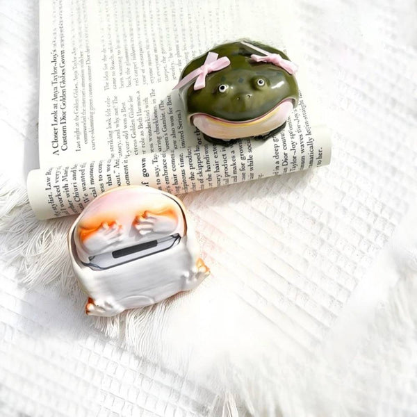 FrogPod™ 3D Frog-Shaped Earbud Case